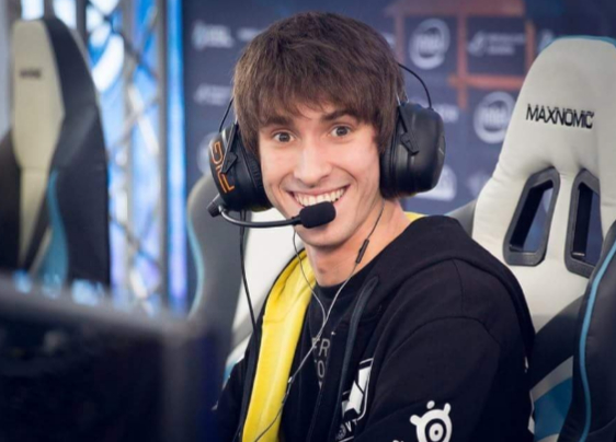Dendi вернулся с СНГ! Главный мидер всея Руси снова в деле
