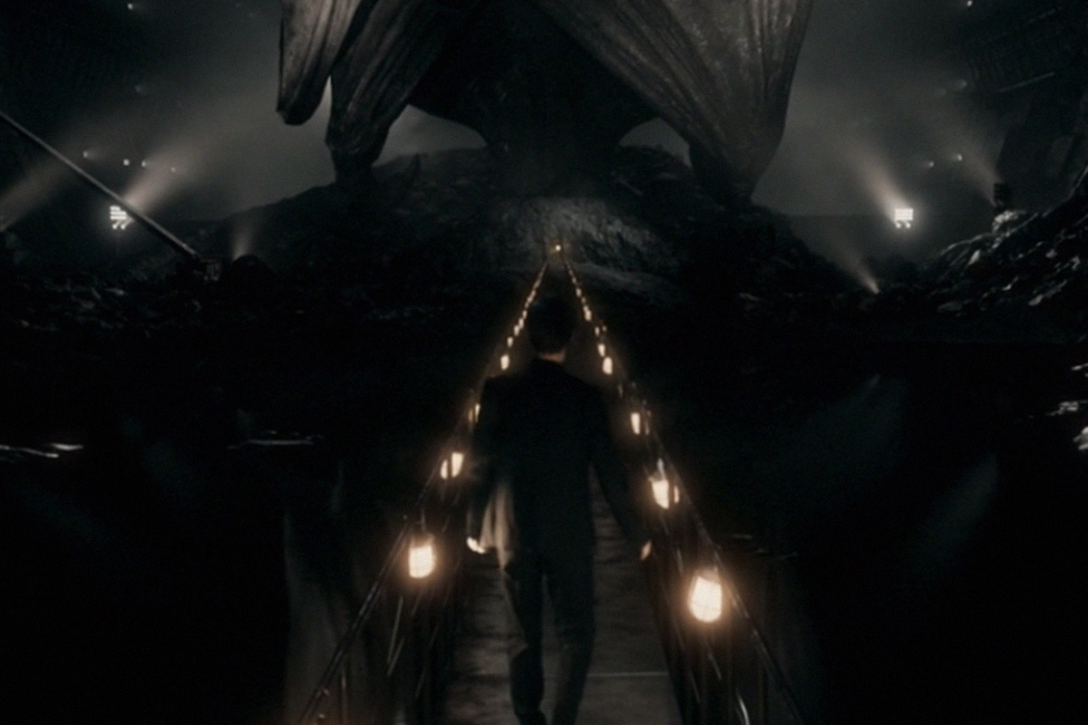 Обложка: Кадр из трейлера фильма «Ампир V»