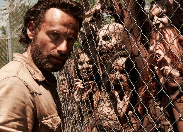 Шоураннер «Ходячих мертвецов» пообещал исправить ошибки 7 сезона - изображение обложка