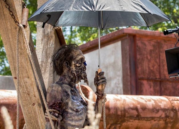 Взгляните на новые фото «Ходячих мертвецов» и выберите страну, в которую хотели бы увести сюжет шоу - изображение обложка