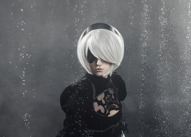 Холодная, но манящая 2B в новом прекрасном косплее NieR: Automata - изображение обложка