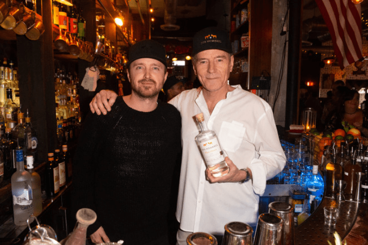 Брайан Крэнстон и Аарон Пол объединились для борьбы с коронавирусом - изображение обложка