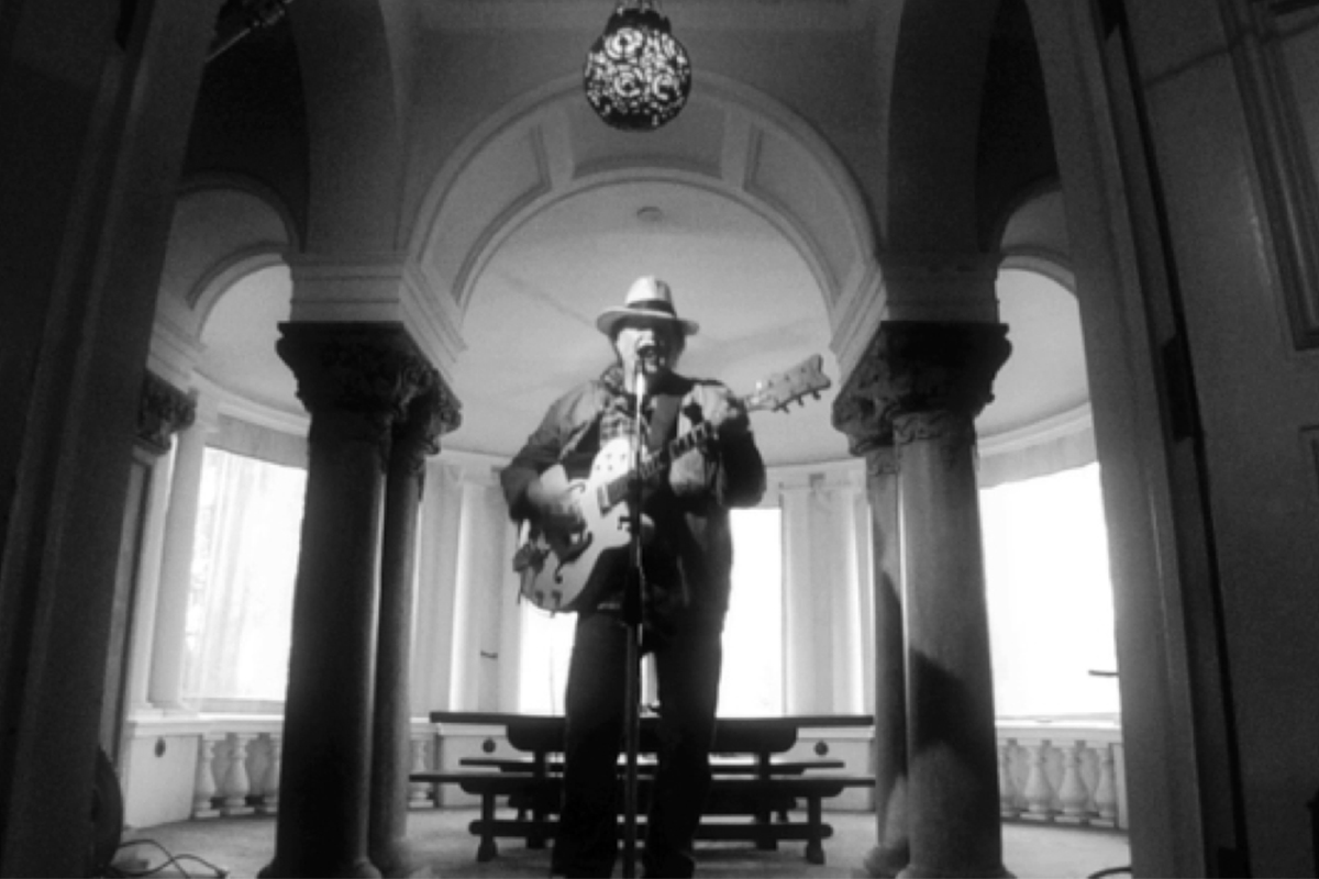 Обложка: Neil Young - Sign of Love