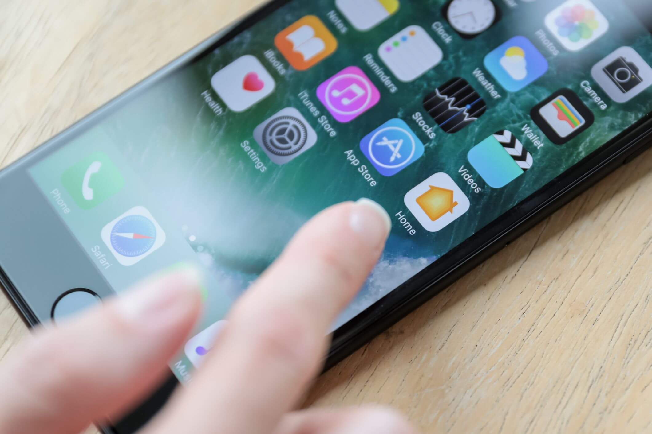 СМИ: Apple подумывает добавить в своих гаджеты возможность выбора приложений по умолчанию