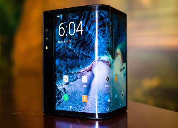 Складной смартфон Xiaomi выйдет раньше срока и будет стоить дешевле Samsung Galaxy Fold