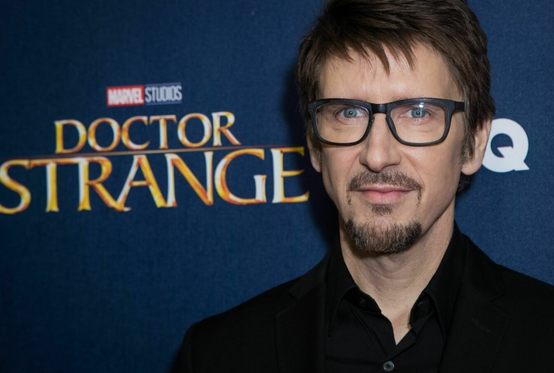 Постановщик «Доктора Стрэнджа» одобрил выбор Сэма Рэйми на пост режиссера сиквела - изображение обложка