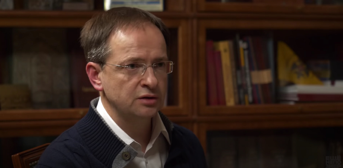 Обложка: скриншот «Канобу»/YouTube-канал «ещёнепознер»