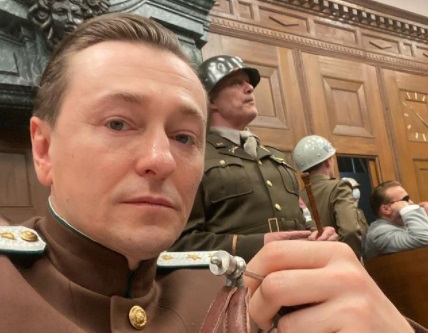 Упавшая декорация убила рабочего на съёмках фильма «Нюрнберг» с Безруковым - изображение обложка