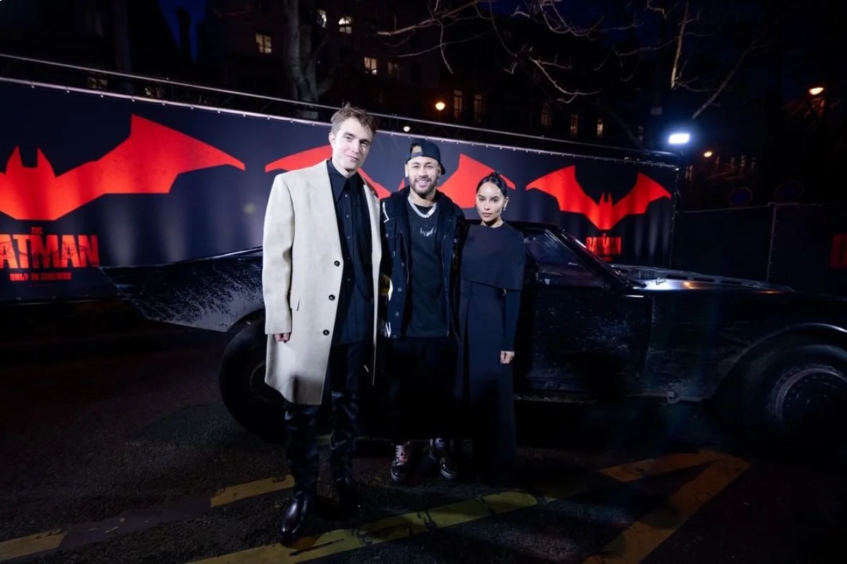 Футболист «ПСЖ» Неймар посетил премьеру «Бэтмена» с Робертом Паттинсоном и Зои Кравиц - изображение 1