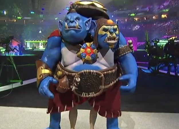 Боже, вы только посмотрите на Огра! На TI8 прошел конкурс косплея - изображение обложка