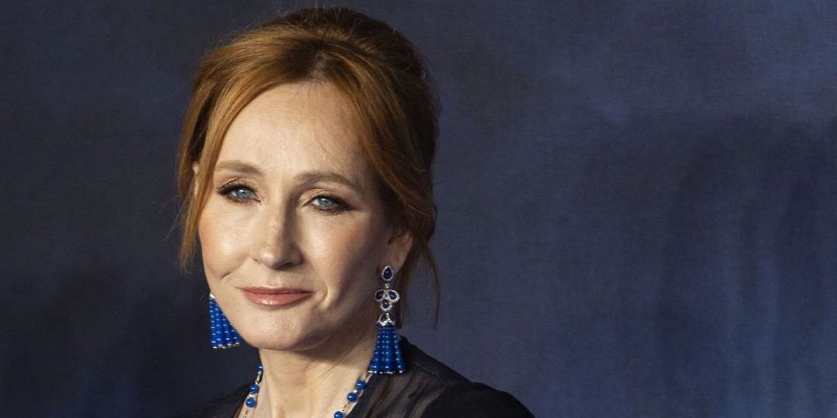 В сети запустили хэштег с требованием позвать Роулинг в спецэпизод «Гарри Поттера» - изображение обложка