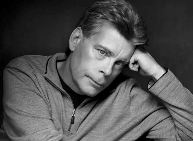 Стивен Кинг считает, что мир превращается в постапокалиптический роман - изображение обложка