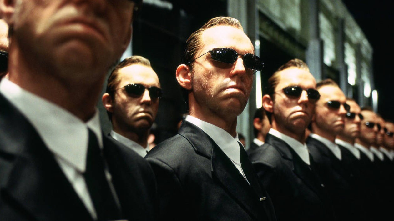 Новая «Матрица» будет без агента Смита. У Хьюго Уивинга другие планы - изображение обложка