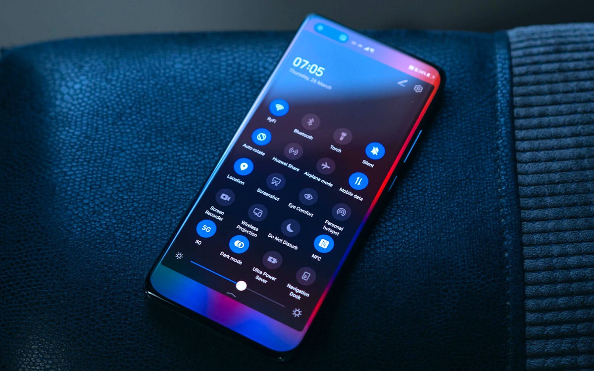 13 смартфонов Huawei и Honor начали обновляться до стабильной версии EMUI 10.1