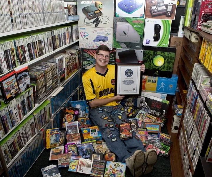 Коллекция из 10,6 тыс. видеоигр попала в Книгу рекордов Гиннеса - изображение обложка