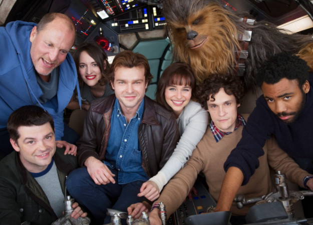 «О трейлере есть разные мнения?!» Марк Хэмилл до смерти хочет увидеть спин-офф про Хана Соло - изображение обложка