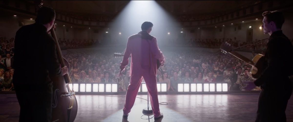 Обложка: кадр из фильма «Элвис»