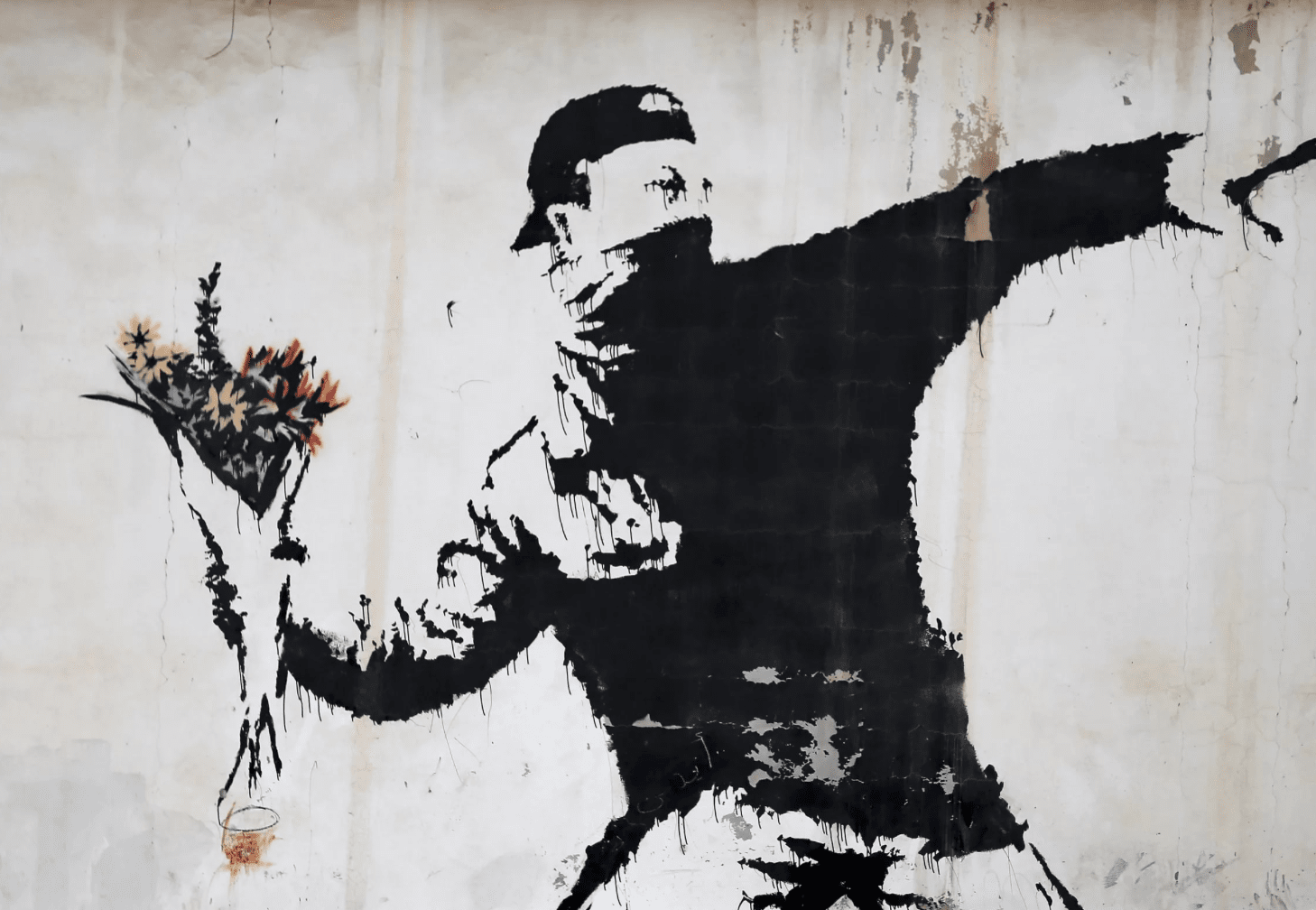 Авторство Бэнкси приписывают новому граффити на стене дома в Бристоле - изображение обложка