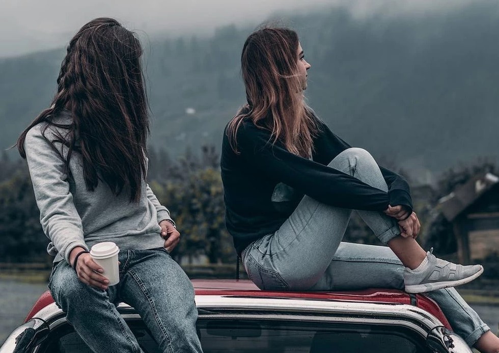 У зумеров, которые следят за лайками, в среднем больше друзей - изображение обложка