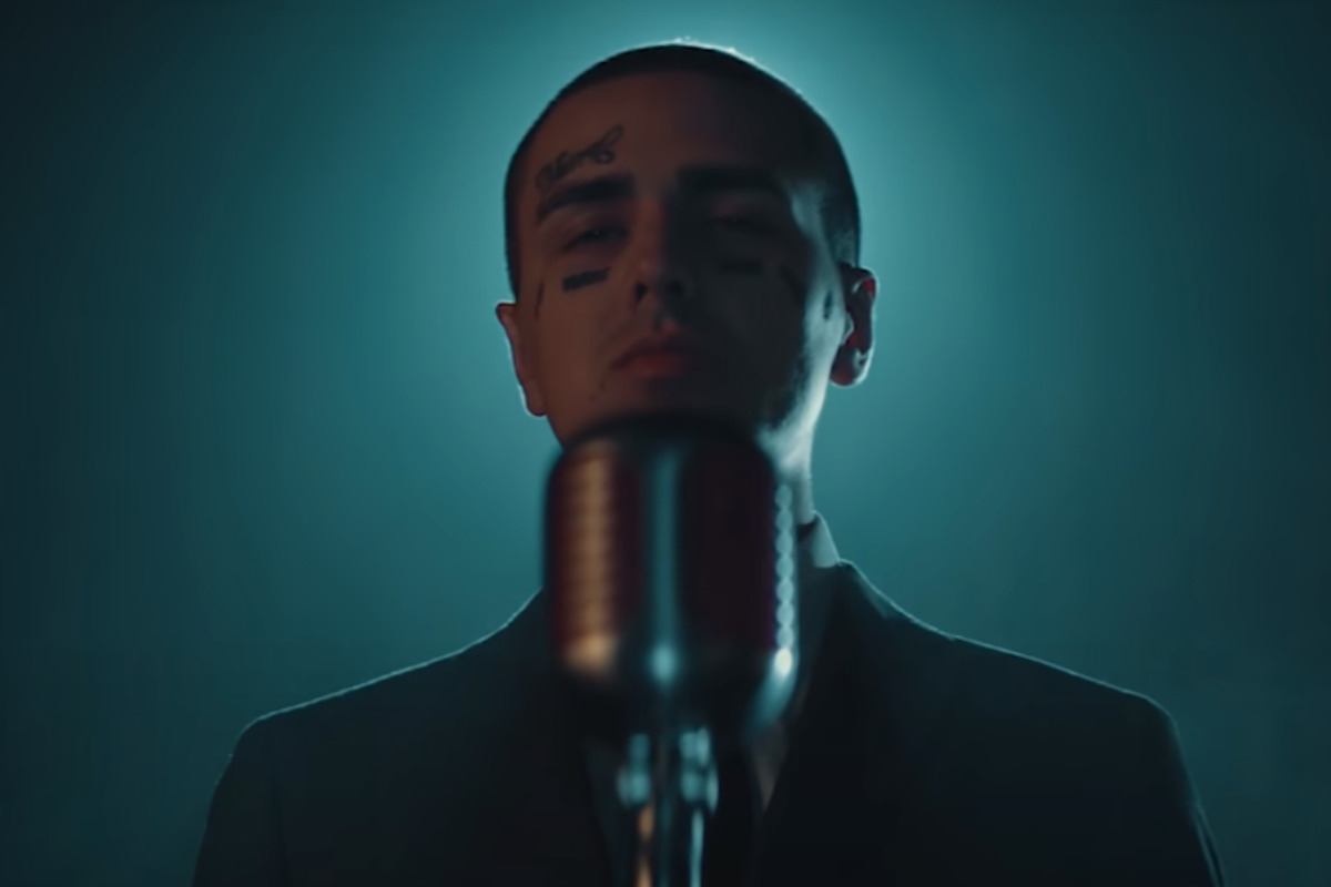 Обложка: Кадр из клипа на песню «Юморист»