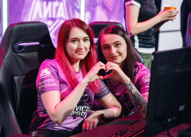 Женская команда по League of Legends доказала — против парней девушки пока не готовы играть  - изображение обложка