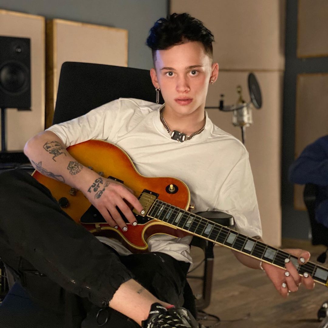 «Что такое свободный день?»: Даня Милохин дал первое интервью на русском в Clubhouse - изображение обложка