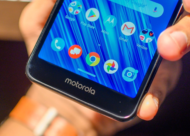 Motorola представила Moto E6 — бюджетный смартфон с завышенным ценником - изображение обложка