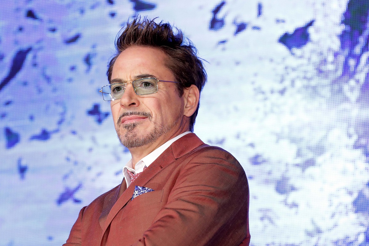 Дауни-младший должен снимать кино, уверен режиссер «Железного Человека» - изображение обложка