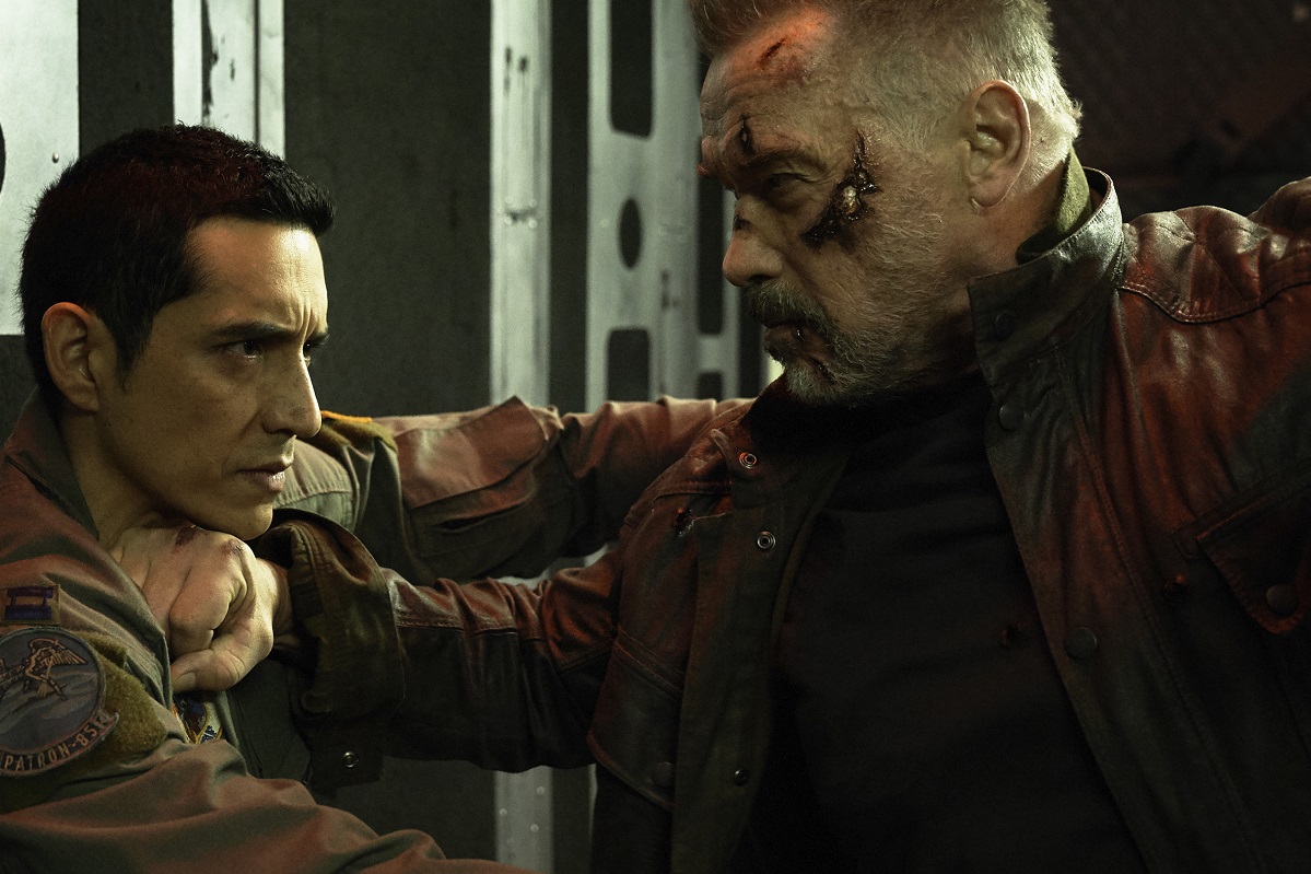 Арни и Сара снова воюют против жидкого Терминатора в трейлере «Темной судьбы» - изображение обложка