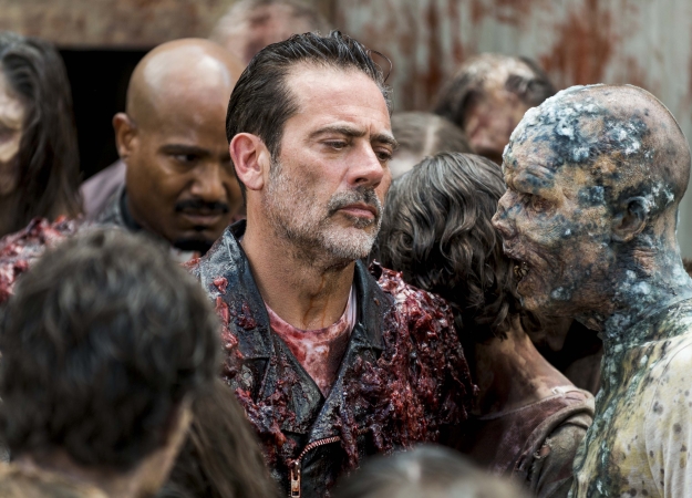 Что Рик и его люди забыли в Вашингтоне? Новые фото со съемок 9 сезона «Ходячих мертвецов» - изображение обложка