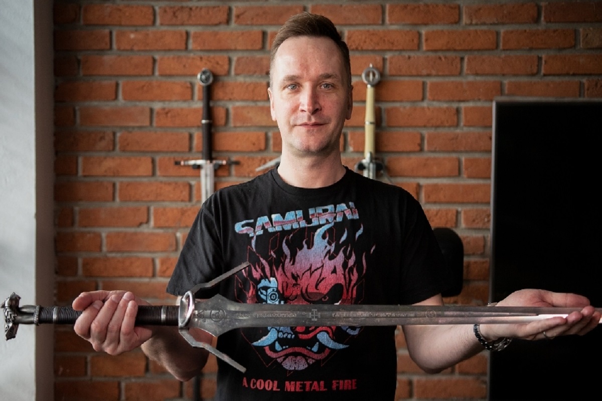 Копию клинка Геральта можно приобрести на благотворительном аукционе - изображение обложка