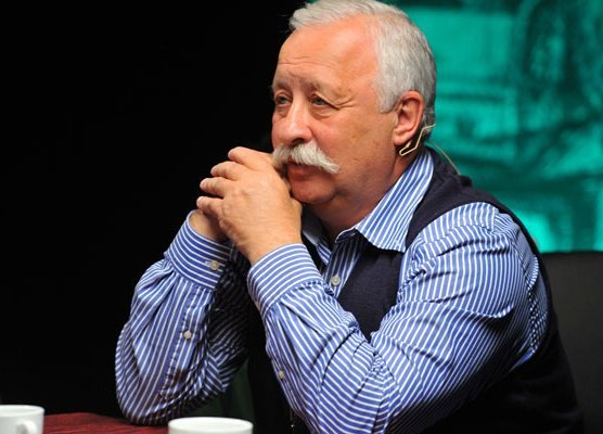 Леонид Якубович отлично комментирует матч в Mortal Kombat - изображение обложка