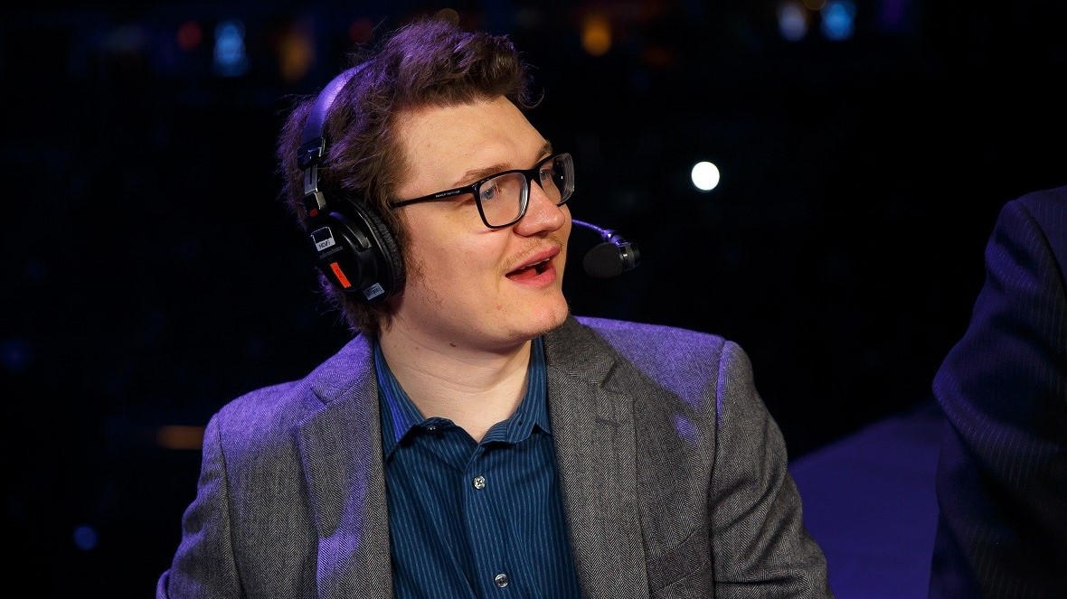 Комментатор Dota 2 домогался девушек. Теперь он безработный - изображение обложка