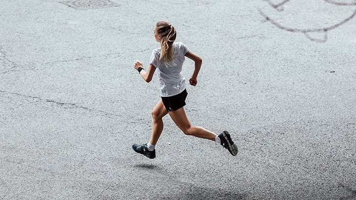 Сколько тренироваться, чтобы компенсировать неподвижный день - изображение обложка