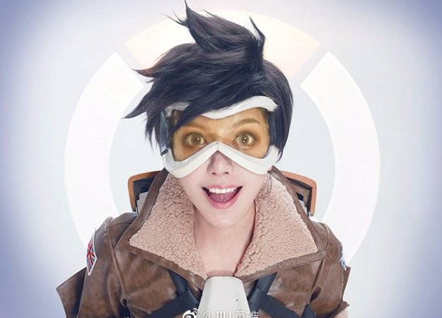 Косплей дня: жизнерадостная Трейсер из Overwatch﻿ - изображение обложка