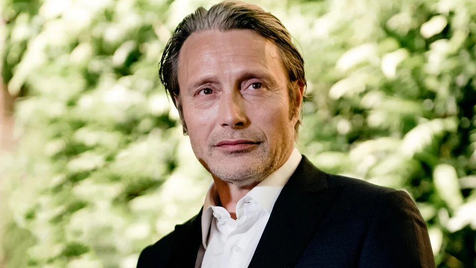 Мадс Миккельсен все-таки заменит Джонни Деппа в «Фантастических тварях 3» - изображение обложка