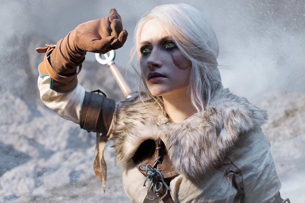 Девушка из России косплеит Цири из «Ведьмака 3» в честь пятилетия игры - изображение обложка