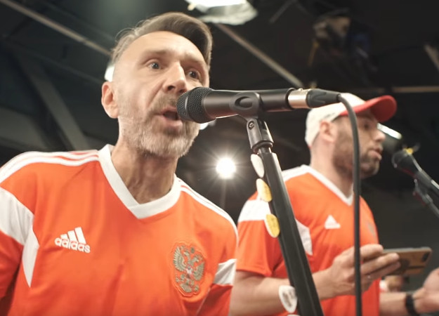 Семен Слепаков и «Ленинград» поддержали российскую сборную по футболу песней «Чемпионы» - изображение обложка