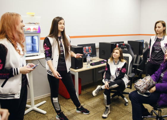 Проявляли неуважение. ROX была предупреждена в матче против девушек не за бан 5 саппортов - изображение обложка