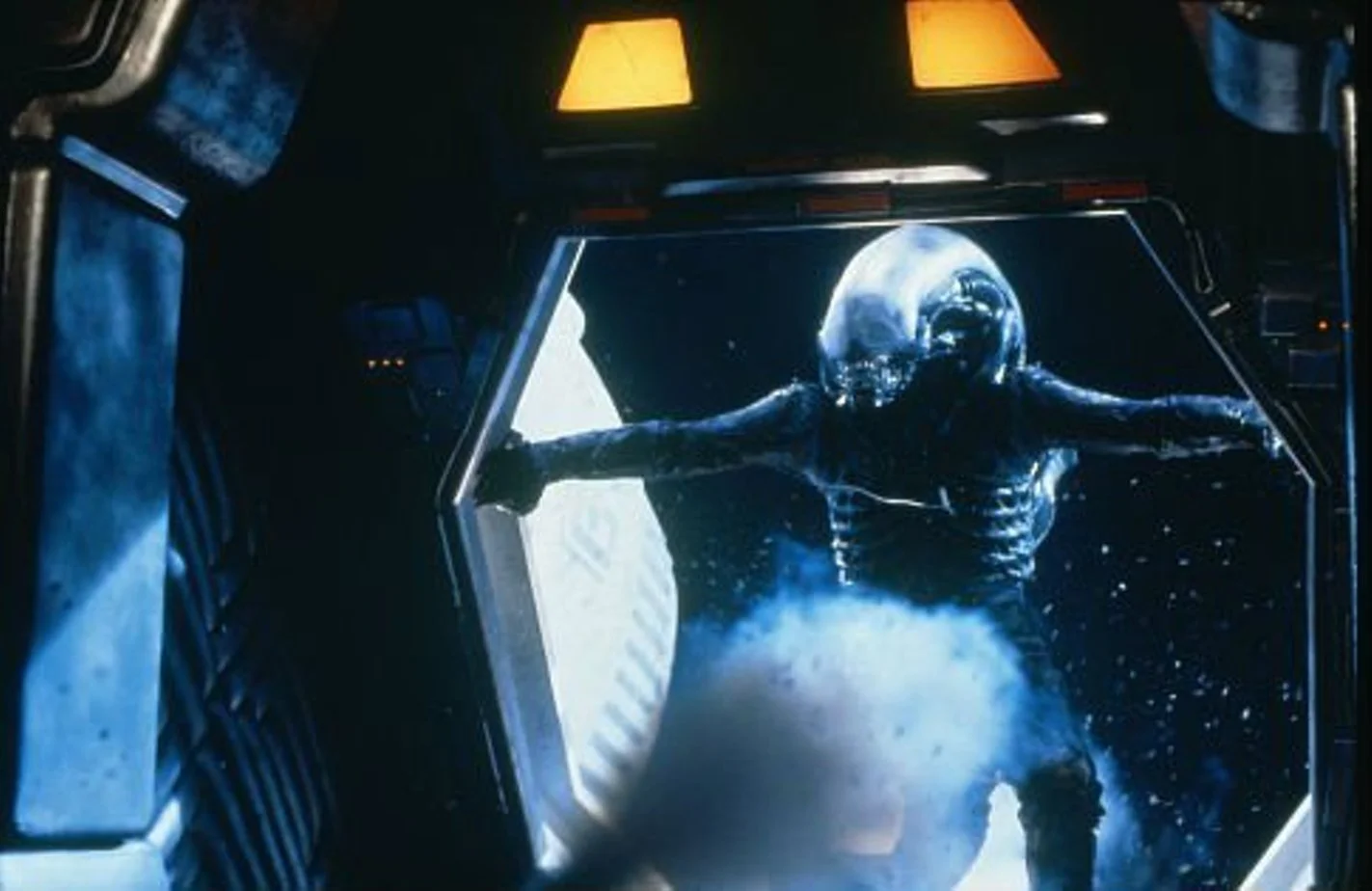 Ридли Скотт подтвердил разработку сериала по вселенной «Чужого» - изображение обложка