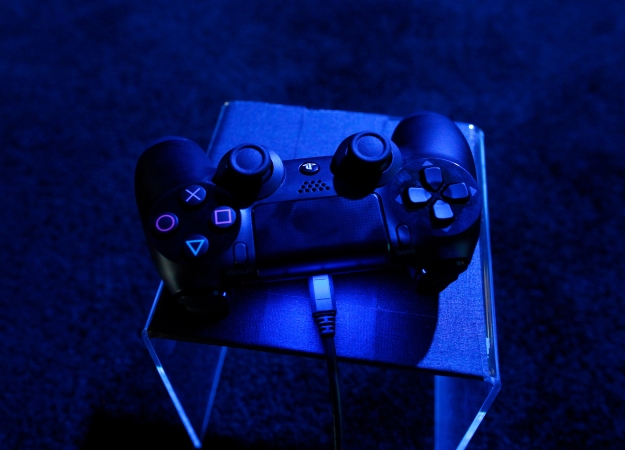 Мальчик выстрелил в голову своей сестре во время спора за видеоигровой контроллер - изображение обложка