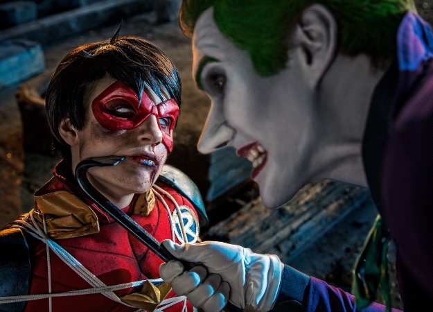 Неужели это конец? Джокер пытает пленного Робина в новом жутком косплее - изображение обложка