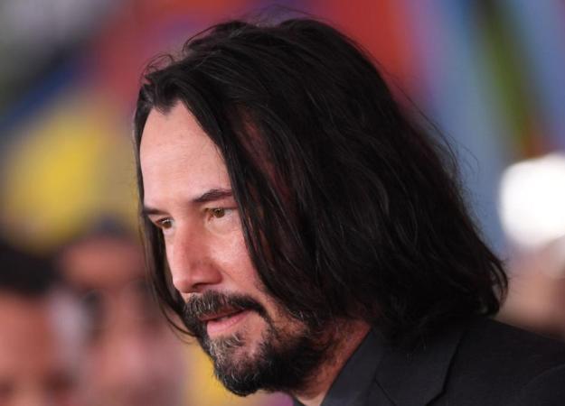 Вирусное видео: Киану Ривз останавливает ограбление. Подвох в том, что в ролике актера нет! - изображение обложка