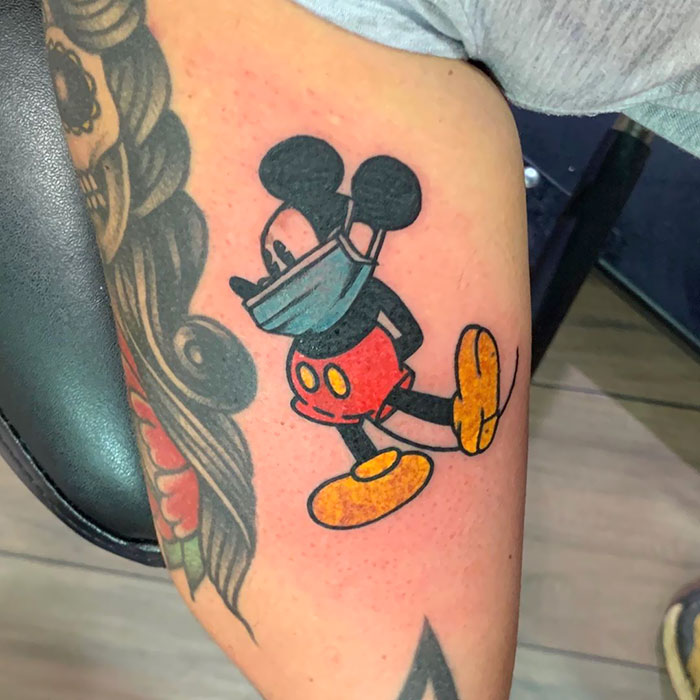 Хан Соло, Симпсоны и Микки Маус стали героями татуировок, посвященных пандемии - изображение обложка