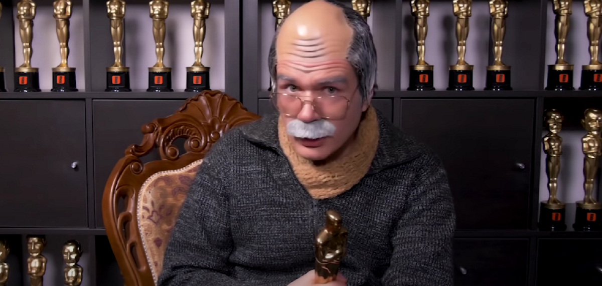 Обложка: скриншот «Канобу»/YouTube-канал BadComedian 