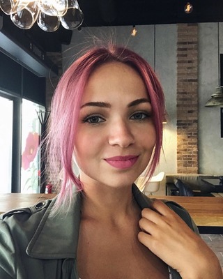 Розовый цвет ей идет!? Бессменная ведущая Natus Vincere - изображение обложка