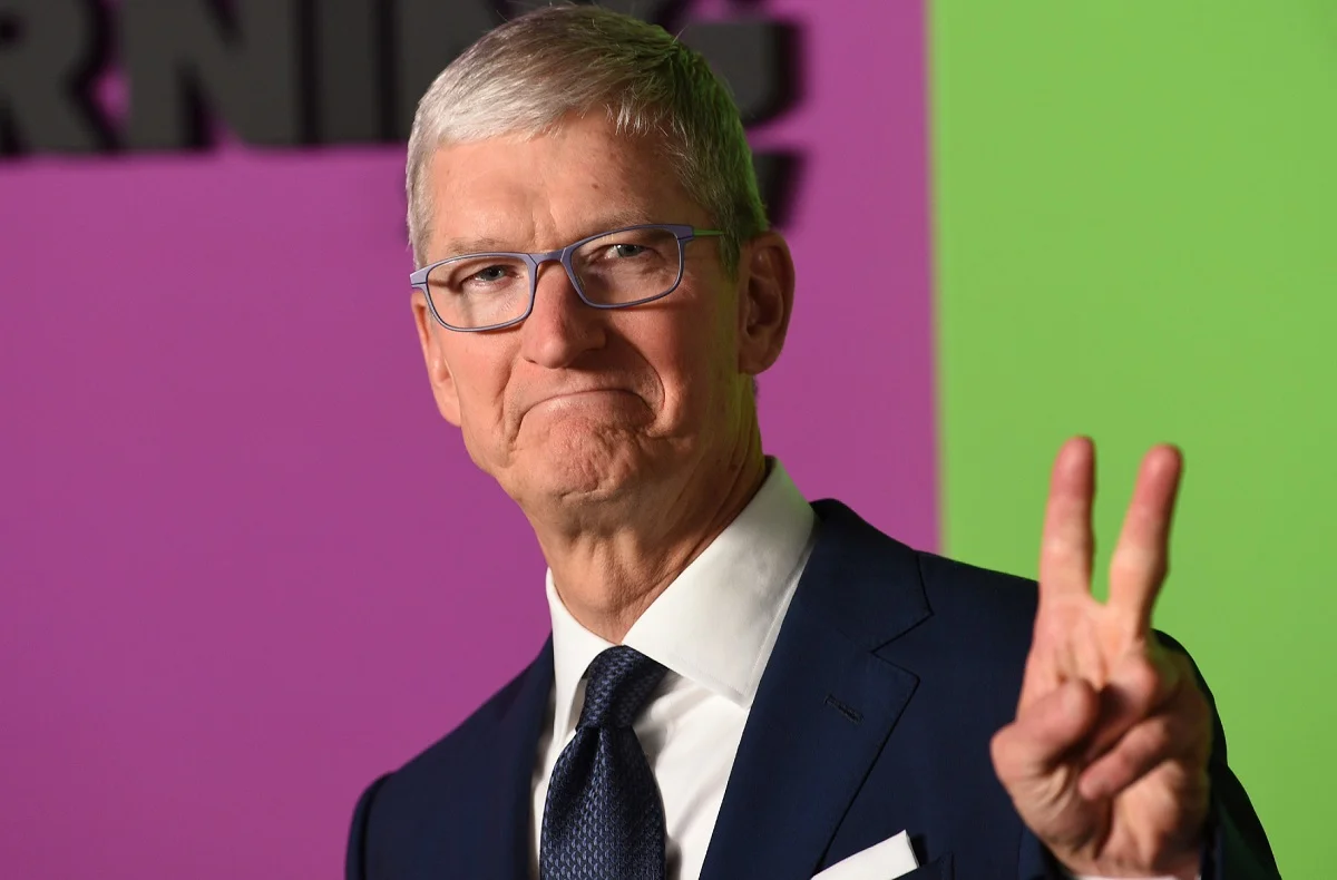 10 лет назад Тим Кук стал главой Apple: что происходило с компанией в эти годы - изображение 1
