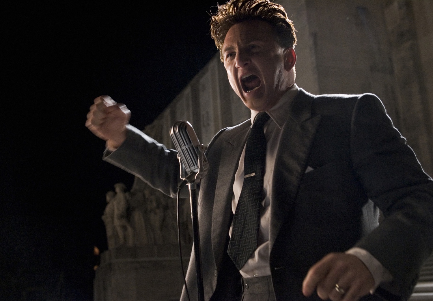 Обложка: кадр из фильма «Вся королевская рать»