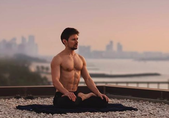 Павел Дуров удалил свою страницу в Facebook - изображение обложка