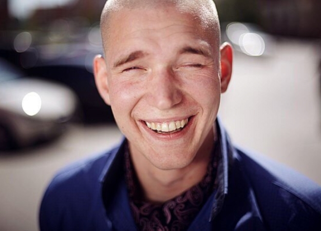 Ресторатор ответил на 49 вопросов и назвал тех, кого он хотел бы увидеть на «Версусе» - изображение обложка